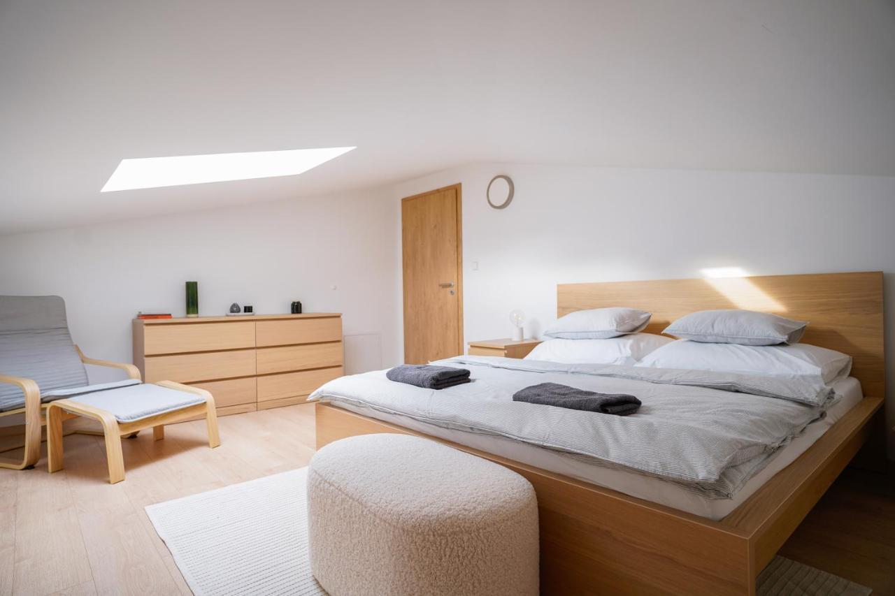 The Dante Villa Apartments Прага Екстериор снимка