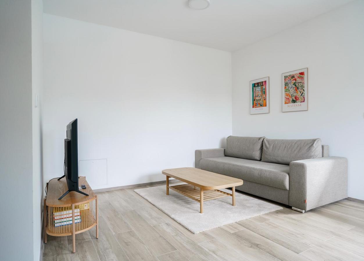 The Dante Villa Apartments Прага Екстериор снимка